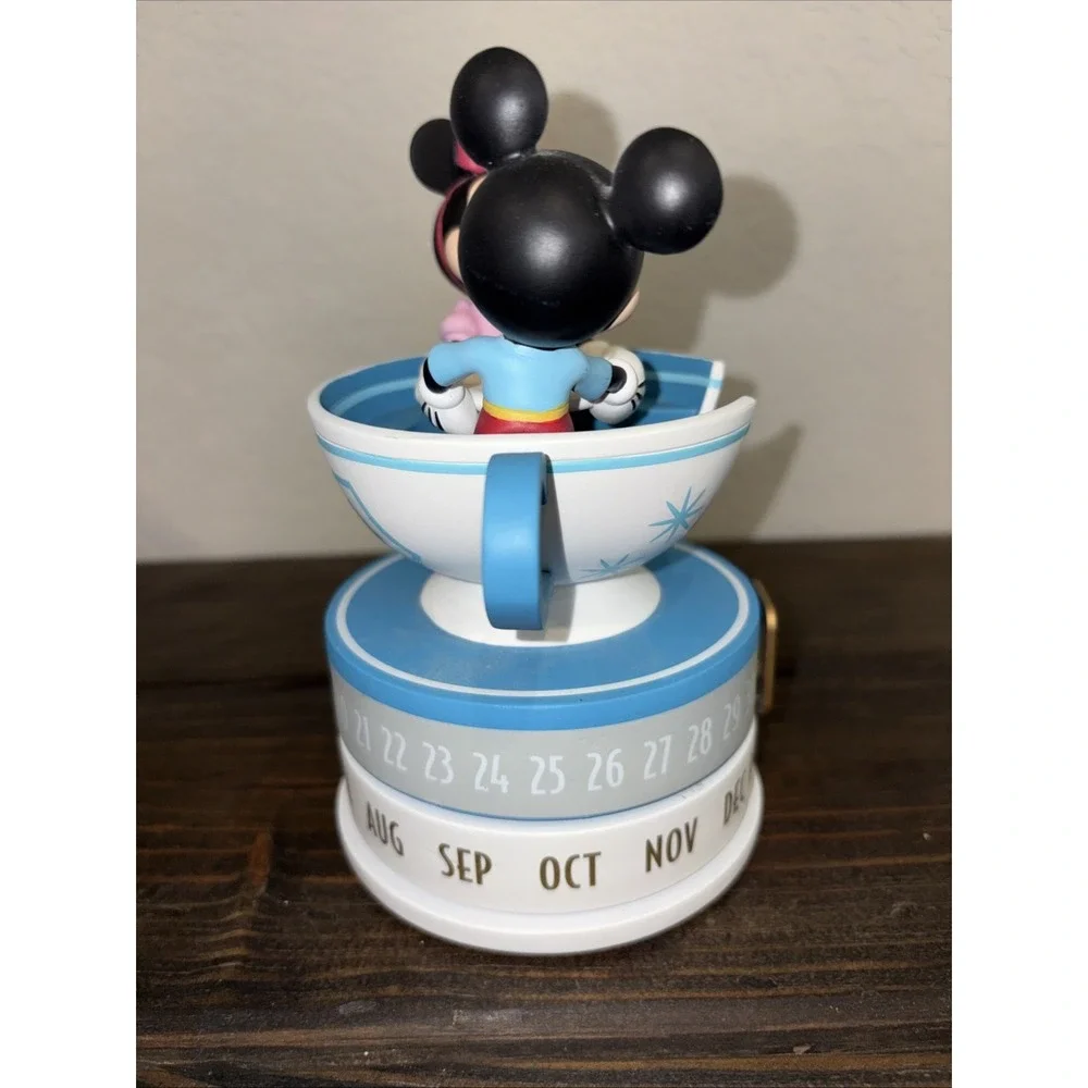 Walt Disney World Mickey And Minnie Teacup Hallmark Perpetual Spinning Calendar